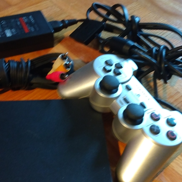 PlayStation 2 Slim Black - Picture 4 of 8